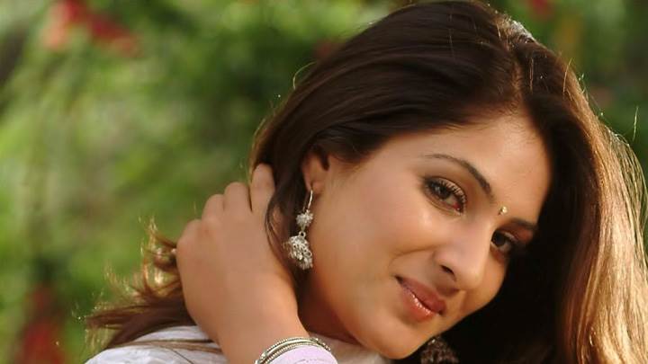 Gouri Mungal Hand On Hairs Cute Pose Closeup